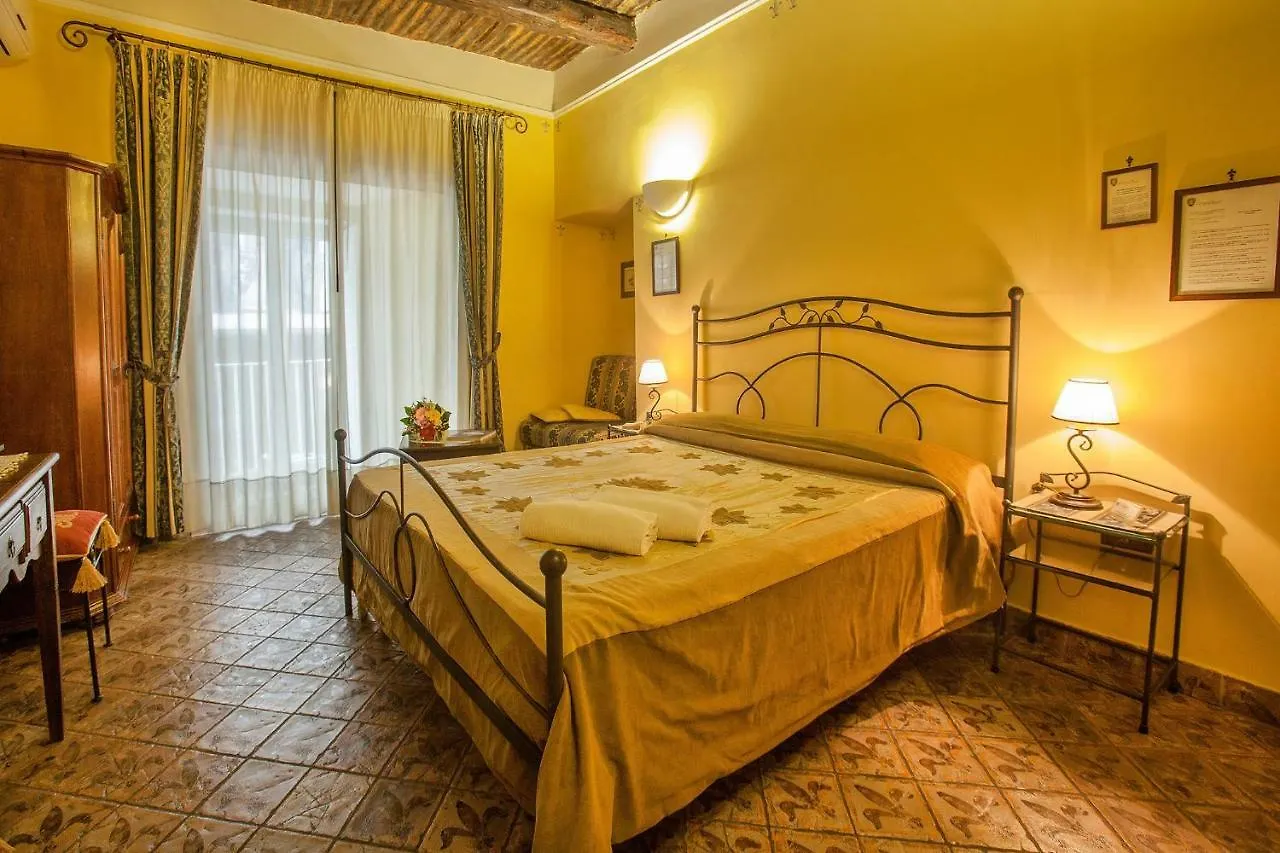 Guest house Double/ Triple Room In Naples City Center